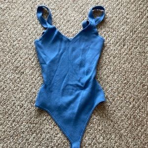 NEVER WORN ABERCROMBIE & FITCH BODYSUIT SIZE: M